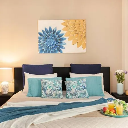 Apartment Stylish King Size Bed Steps From Acropolis By Ghh Athens