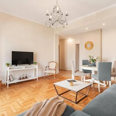 Apartment Stylish King Size Bed Steps From Acropolis By Ghh Athens