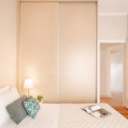 Stylish King Size Bed Steps From Acropolis By Ghh * Athens